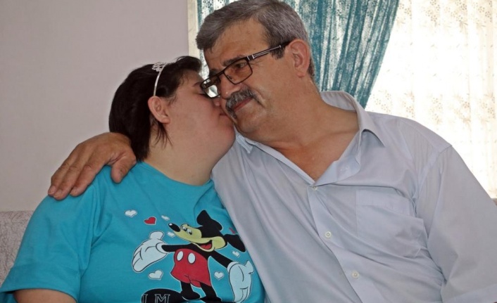 Koca yürekli baba, down sendromlu kızının düğün hayalini sokağı kapatarak gerçekleştirdi