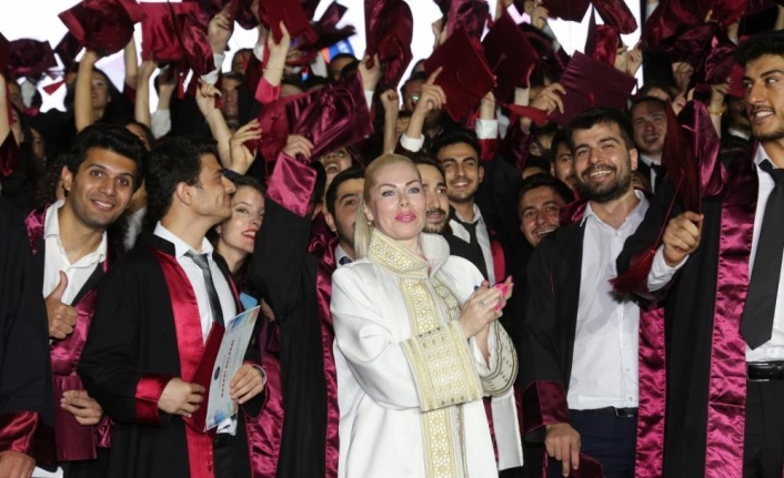 Akdeniz Üniversitesi Tıp Fakültesi’nden 438 hekim mezun oldu