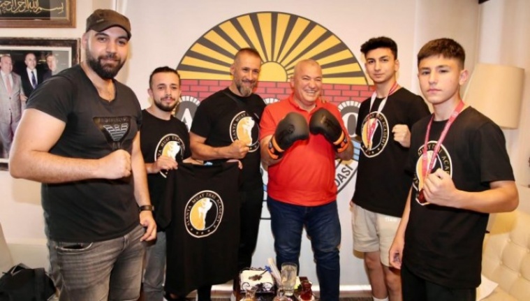 Alanya Muay Thai Takımından Başkan Şahin'e ziyaret