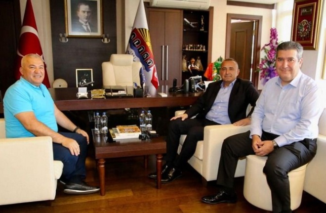 Alanya’da bankacılardan Başkan Şahin’e ziyaret