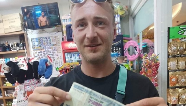 Alanya’da pazarda alışveriş yapmak isteyen turist dolandırıldı