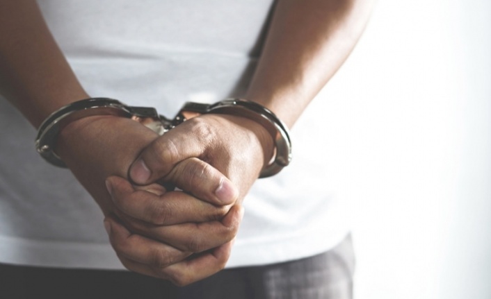 Alanya’da silahlı soyguncu tutuklandı