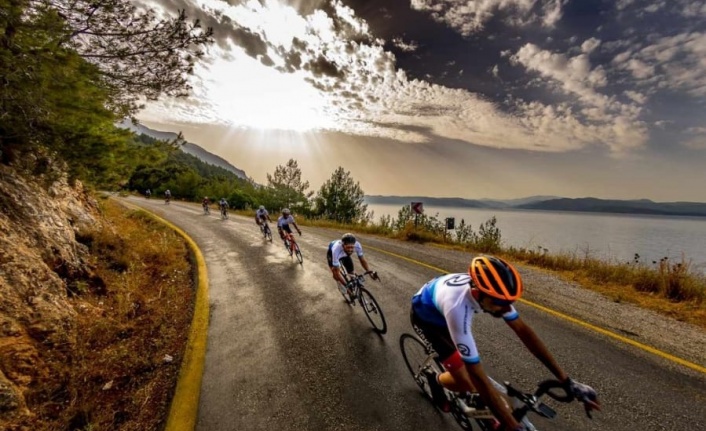 Alanyasporlu bisikletçiler Marmaris’te 2 madalya kazandı