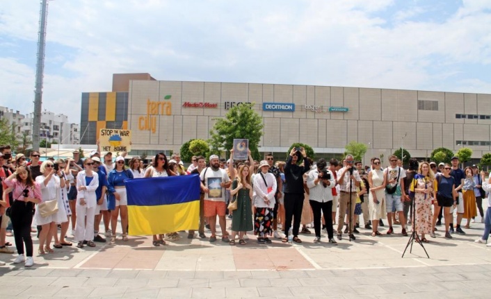 Antalya'daki yerleşik Rus ve Ukraynalılardan, 'Savaşa son verin' çağrısı