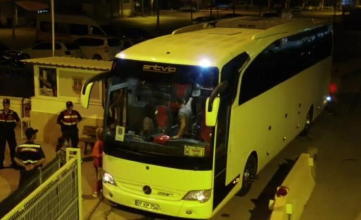 Antalya’da ülkeye yasadışı yollarla giriş yapan 43 kişi yakalandı