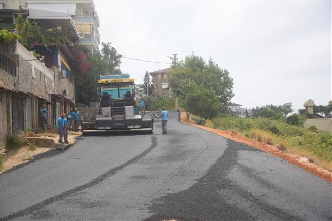 Başkan Yücel'den 3 mahallenin ulaşım sorununa destek
