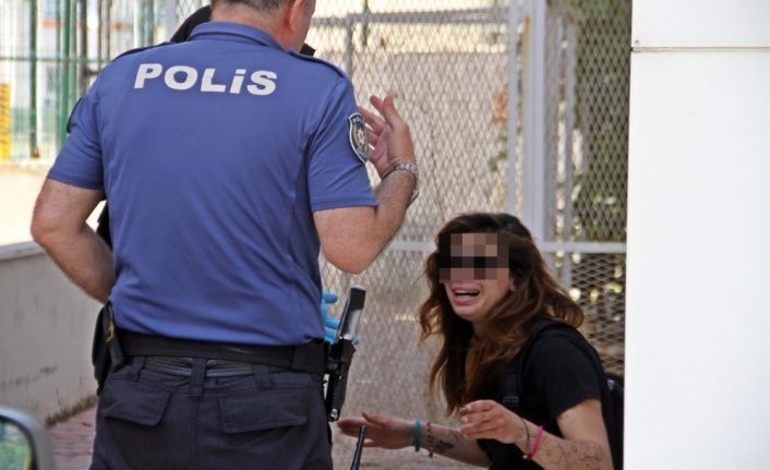 Boşaltılan bankada hırsızlık teşebbüste kaldı, şüpheli kadın gözyaşlarını tutamadı