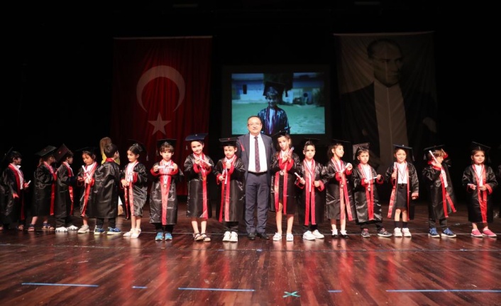 Büyükşehir Belediyesi kreş minikleri kep attı