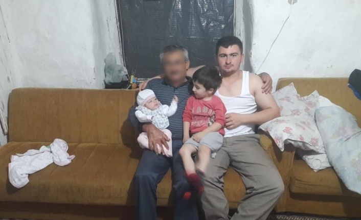 Cinnet getiren babanın öldürdüğü anne ile 2 çocuğunun cenazesi morgdan alındı