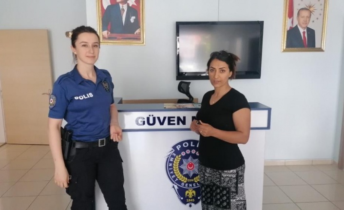 Cüzdanı kaybettiğine 1 gün sonra farkına varıp, kavuşunca büyük sevinç yaşadı