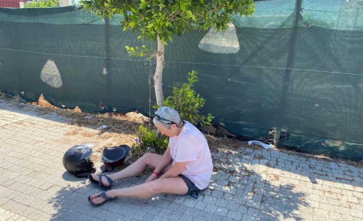 Kiralık motosiklet ile kaza yapan İngiliz çift yaralandı