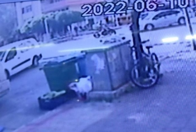 Alanya'da takip mesafesini korumayan motosiklet kaza yapan araçlara çarptı