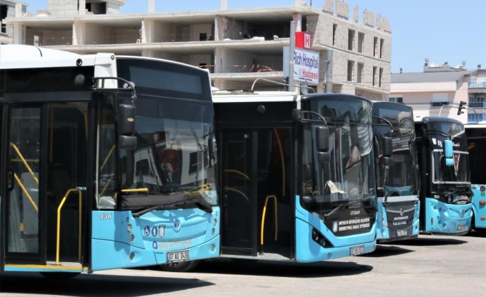 Turizm sezonu açıldı, toplu taşıma araçları şoförsüz kaldı