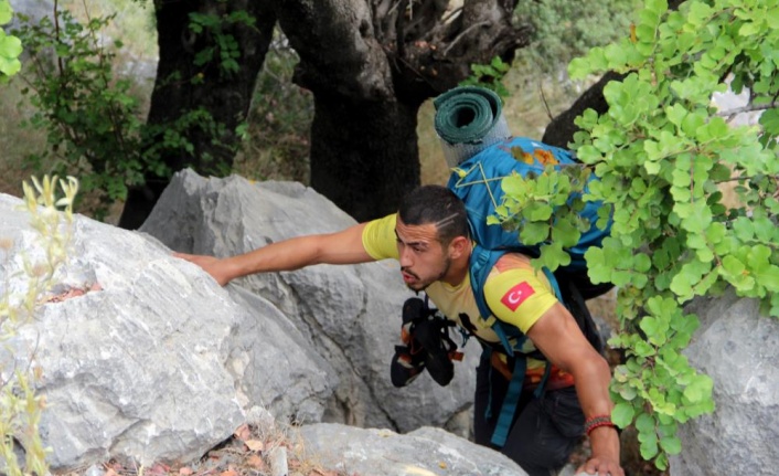 Üç yıl önce çıktığı dağda mahsur kalan gencin yaşadıkları hayatını değiştirdi