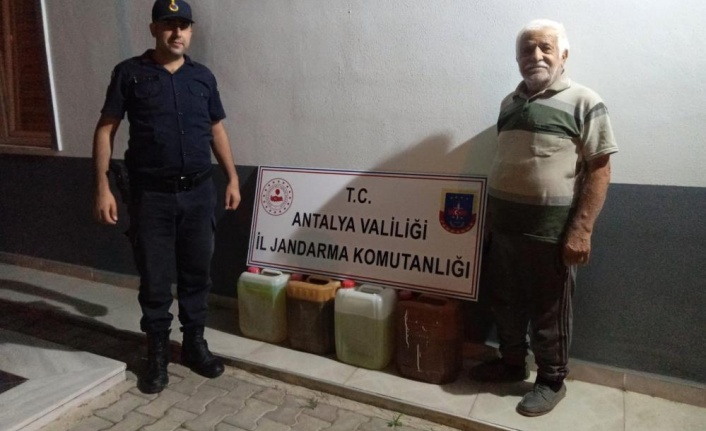 Akaryakıt hırsızları yakalandı, 80 litre mazot ve 20 litre benzin sahibine teslim edildi