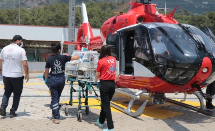 Alanya'da helikopter erken doğan prematüre bebek için havalandı