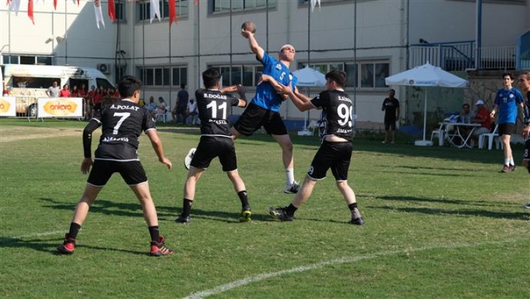 Alanya'da hentbol turnuvası başladı