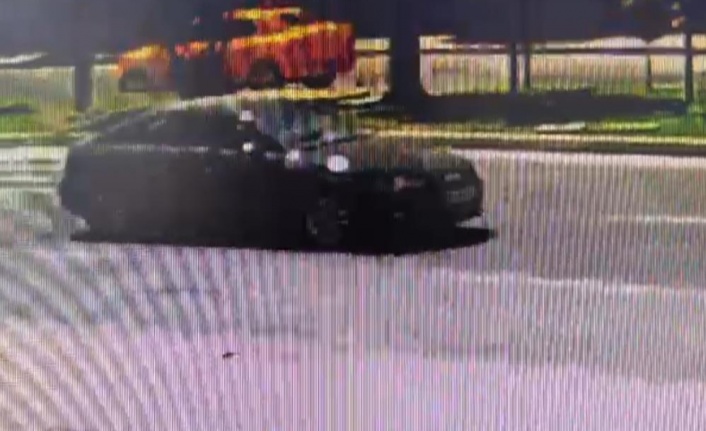 Alanya'da ticari taksinin yayaya çarptığı kaza anı ortaya çıktı