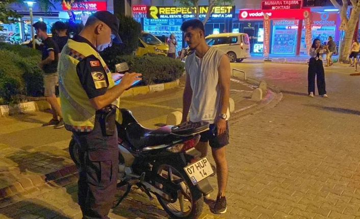 Alanya’da kurallara uymayan sürücülere ceza yağdı