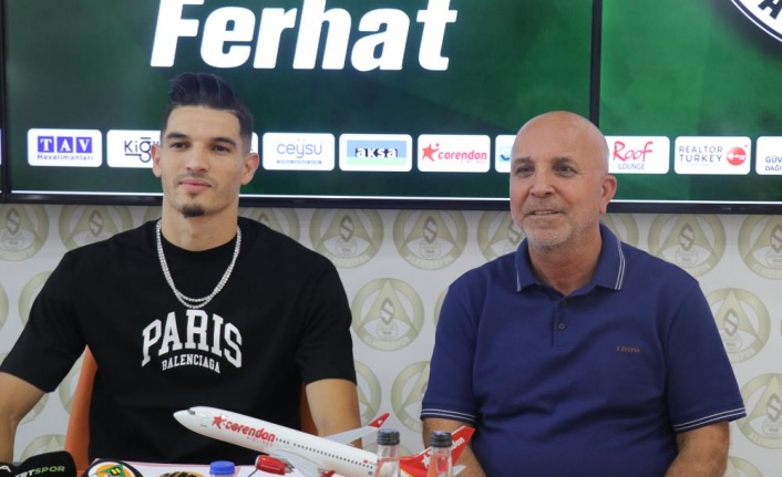 Alanyaspor, Zinedine Ferhat’ı 2 yıllığına renklerine bağladı