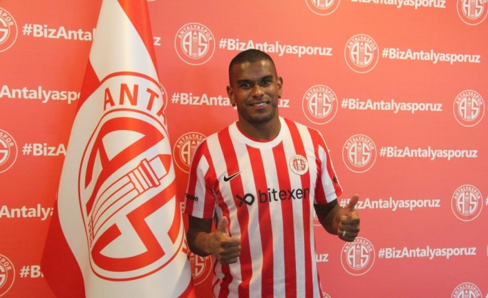 Antalyaspor’dan 3 imza birden