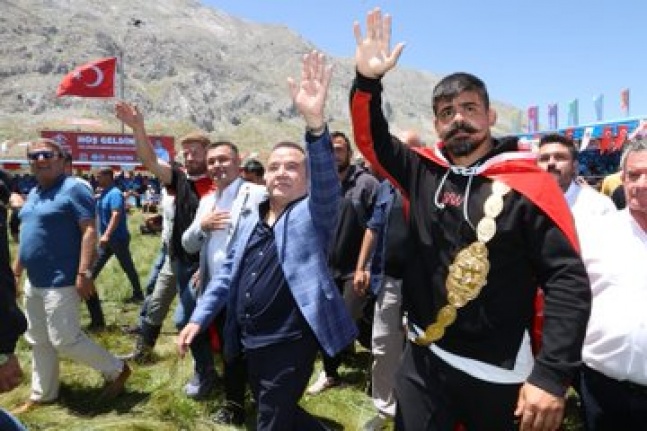 Başkan Böcek ekibiyle Gökbel çıkarması yaptı