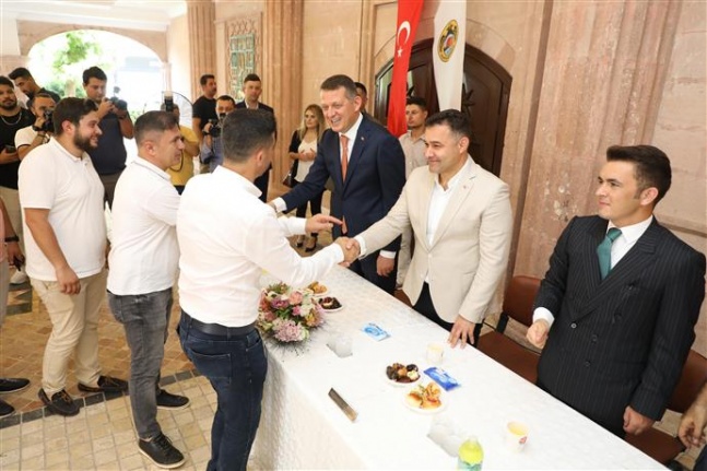 Başkan Yücel protokolle bayramlaştı