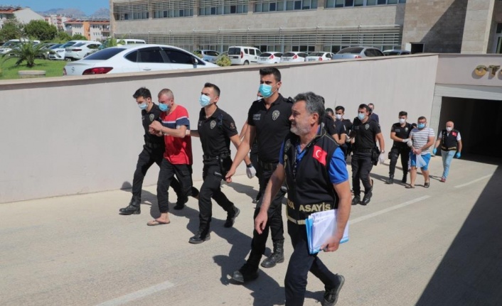 Çeşitli suçlardan aranan 50 kişi yakalandı