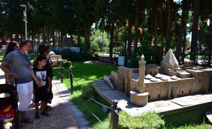 Dokumapark müzelerine 1 milyon ziyaretçi