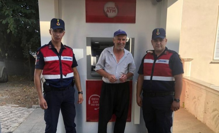 Dolandırılmak üzereyken jandarma fark etti