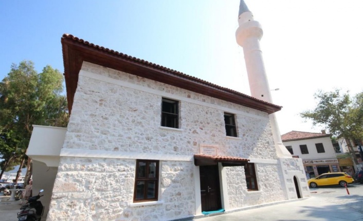 Kaş’ta restorasyonu biten Süleyman Çavuş Camii ibadete açıldı