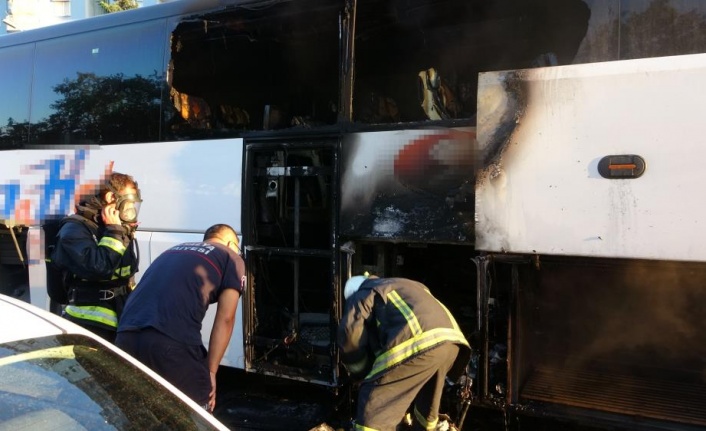 Park halindeki boş yolcu otobüsünde yangın