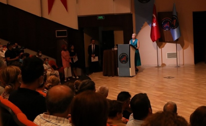 Rektör Özkan: “Şiddet uygulayanlar sağlık sisteminden dışlanmalı”