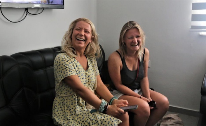 Rus turist takside unuttuğu telefona bir saat içinde ulaştı