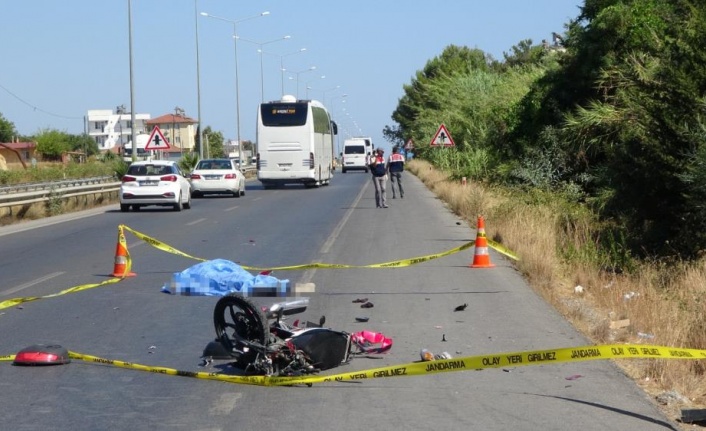 Yolu 300 metre kısaltmak için girdiği ters yönde motosiklete çarpıp kaçtı: 1 ölü