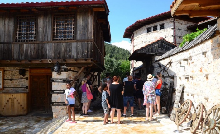 44 yıl biriktirdiği tarihi eserler, evine sığmayınca hayali olan müzeyi kurdu