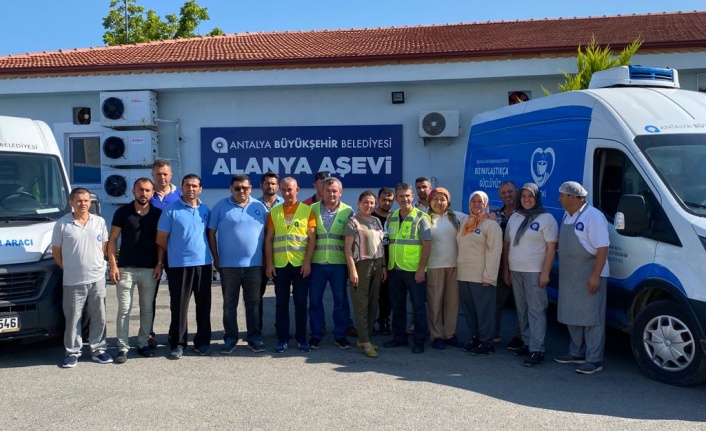 Alanya Aşevi gönülleri fethetti 