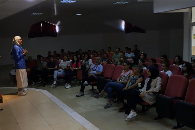 Alanya Belediyesi'nden Batı Alanya'daki öğrencilere seminer