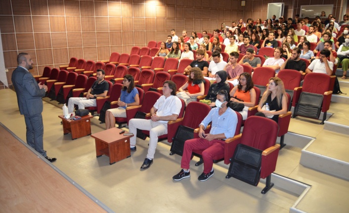 ALKÜ'nün stajyer doktorları hekimlik eğitimi başladı