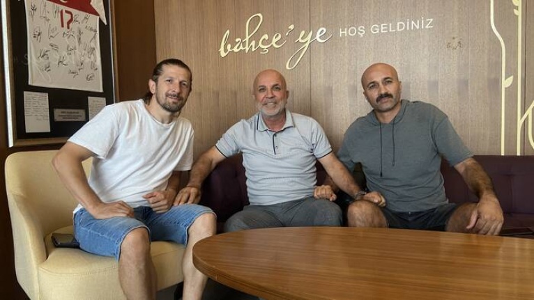 Eski futbolcular Başkan Çavuşoğlu'nu ziyaret etti
