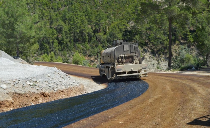 Karabucak yolu asfaltlanıyor