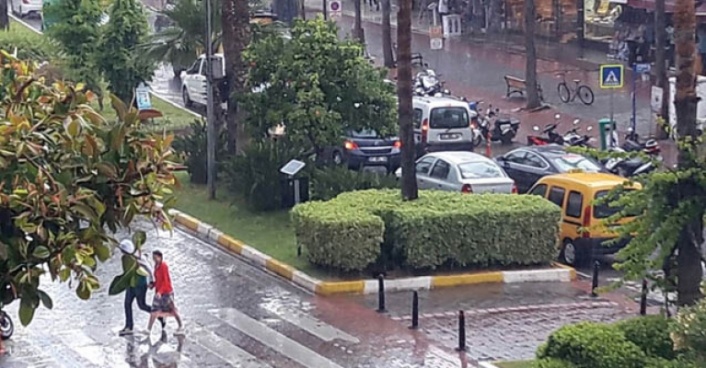 Meteorolojiden Antalya'nın 4 ilçesi için yağış uyarısı