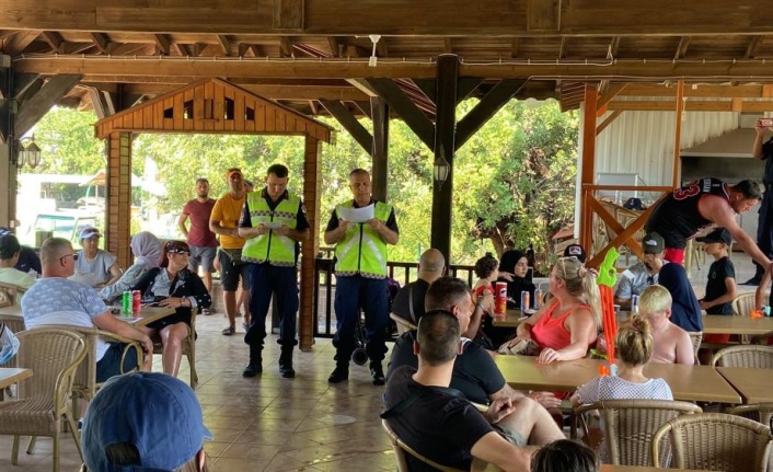 Yabancı uyruklu turistlere kendi dillerinde trafik eğitimi