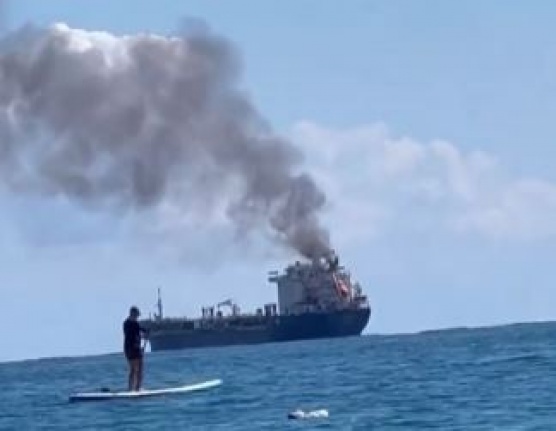 Yakıt yüklü gemideki yangın, gemi personeli tarafından söndürüldü