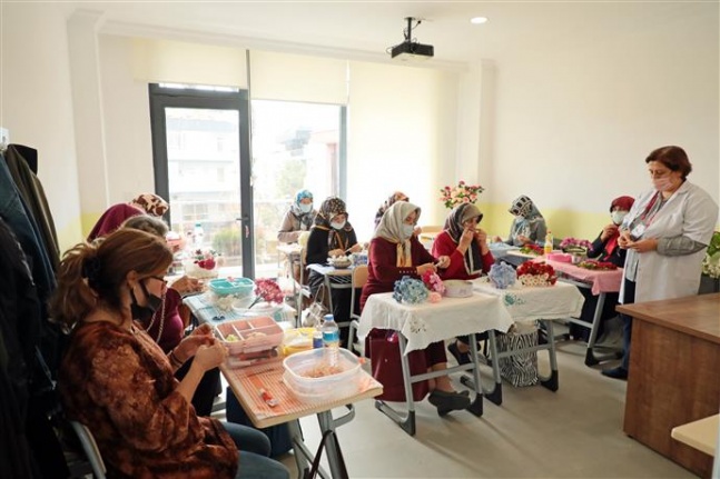 Yaz dönemi el sanatları kursları başladı
