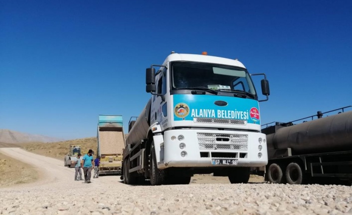 22 kilometrelik yayla yolu asfalt çalışmalarına Payallar Yaylası’ndan başlandı