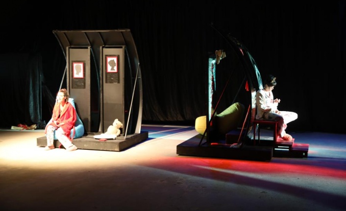 Alanya Belediye tiyatrosu yeni sezonu açık havada açtı