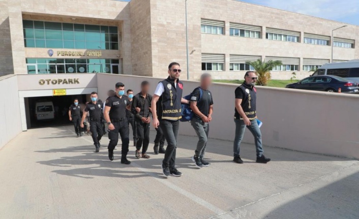 Antalya'da aranan 63 şüpheli yakalandı
