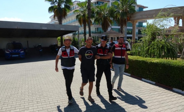 Babasını çekiçle öldüren Rus genç, özel ekip tarafından yakalandı