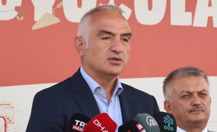 Bakan Ersoy, Türkiye’nin turizmdeki kişi başı gelir rekorunu paylaştı